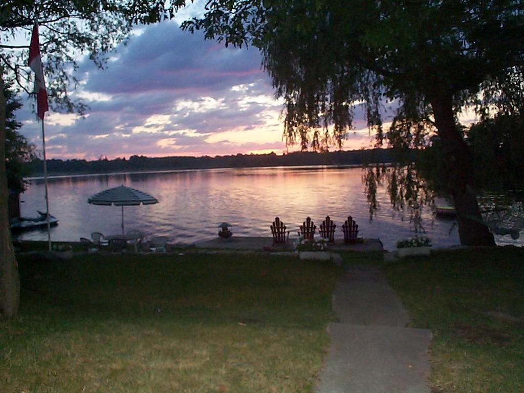 Windswept On The Trent 호텔 Campbellford 외부 사진